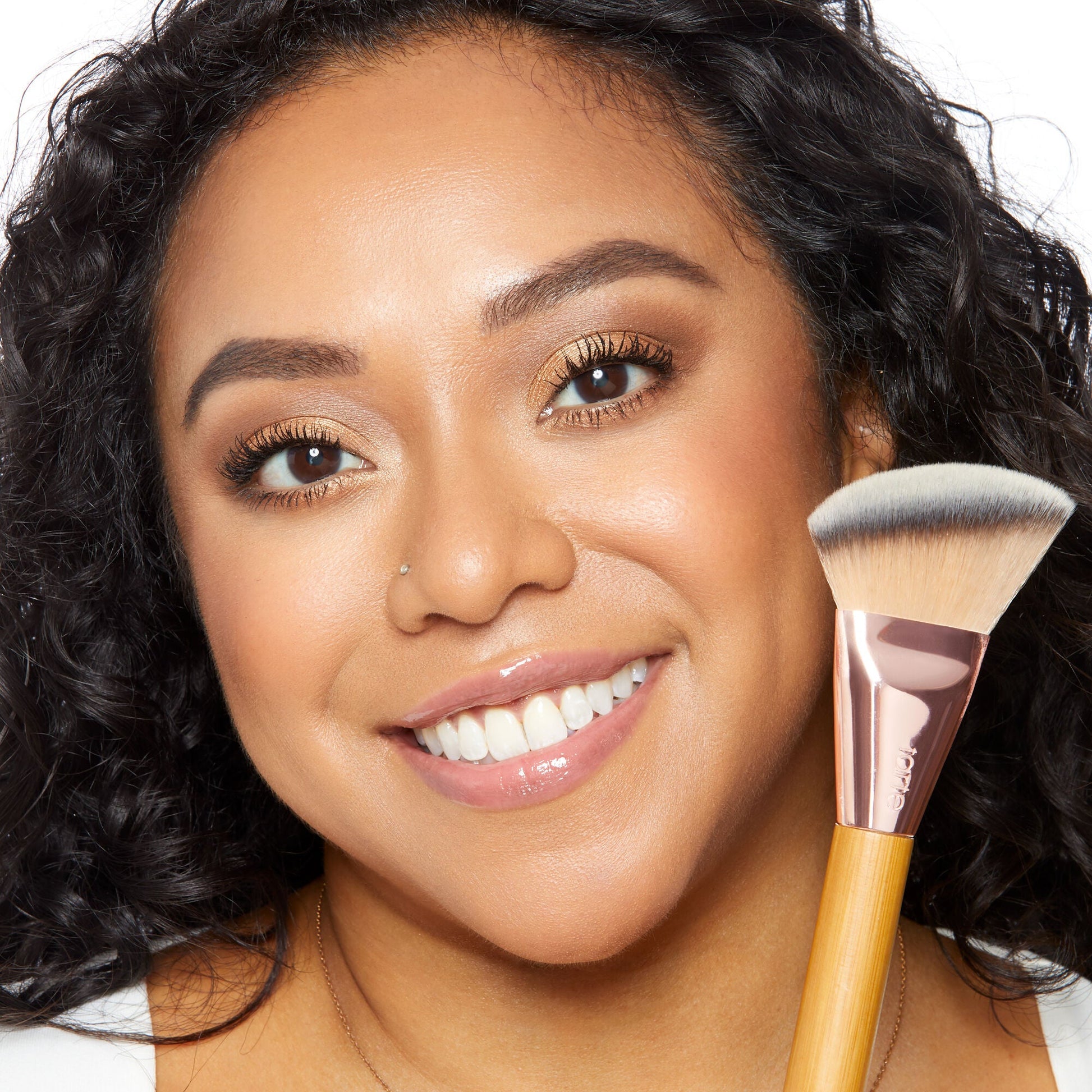 cheek lifter brush
