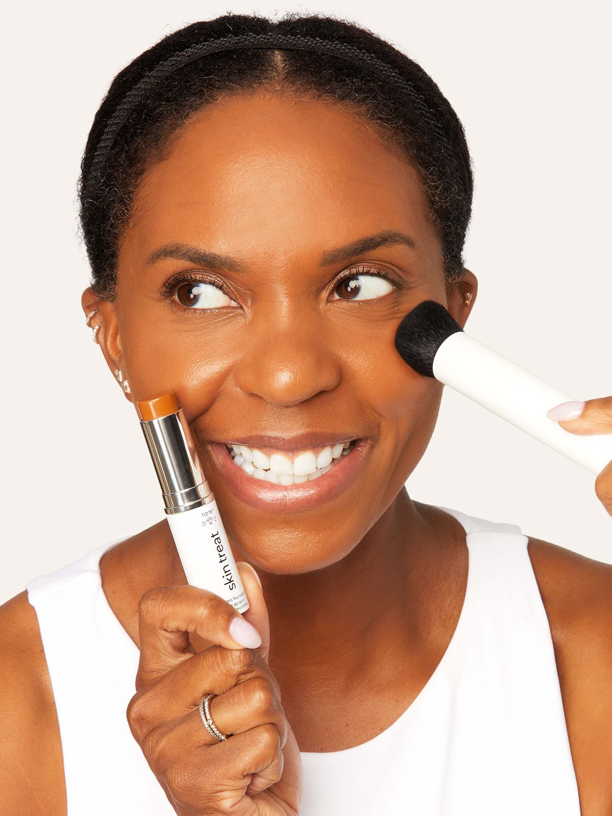 skin treat poreless foundation stick