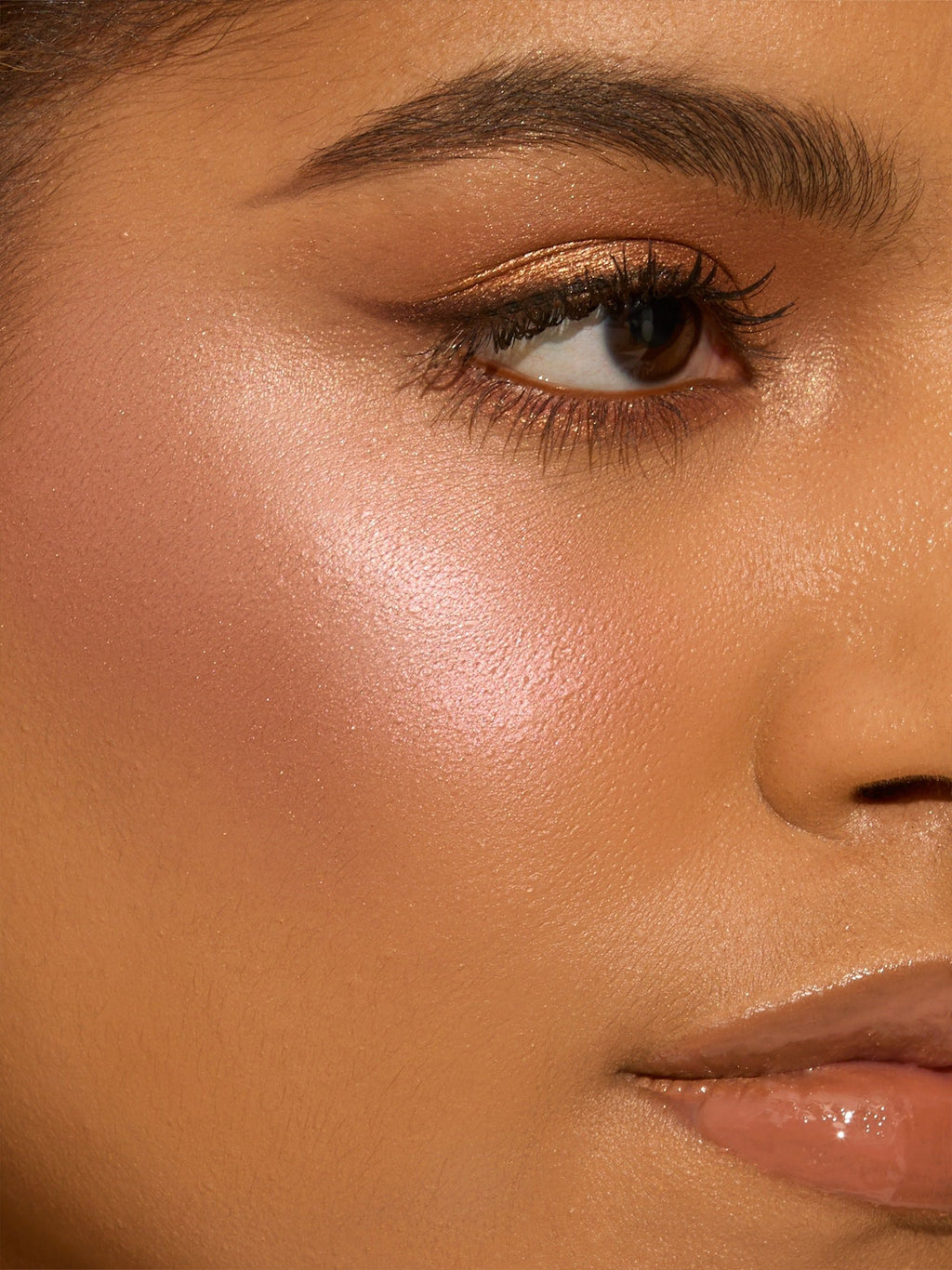 glow wardrobe highlighting eye & cheek palette