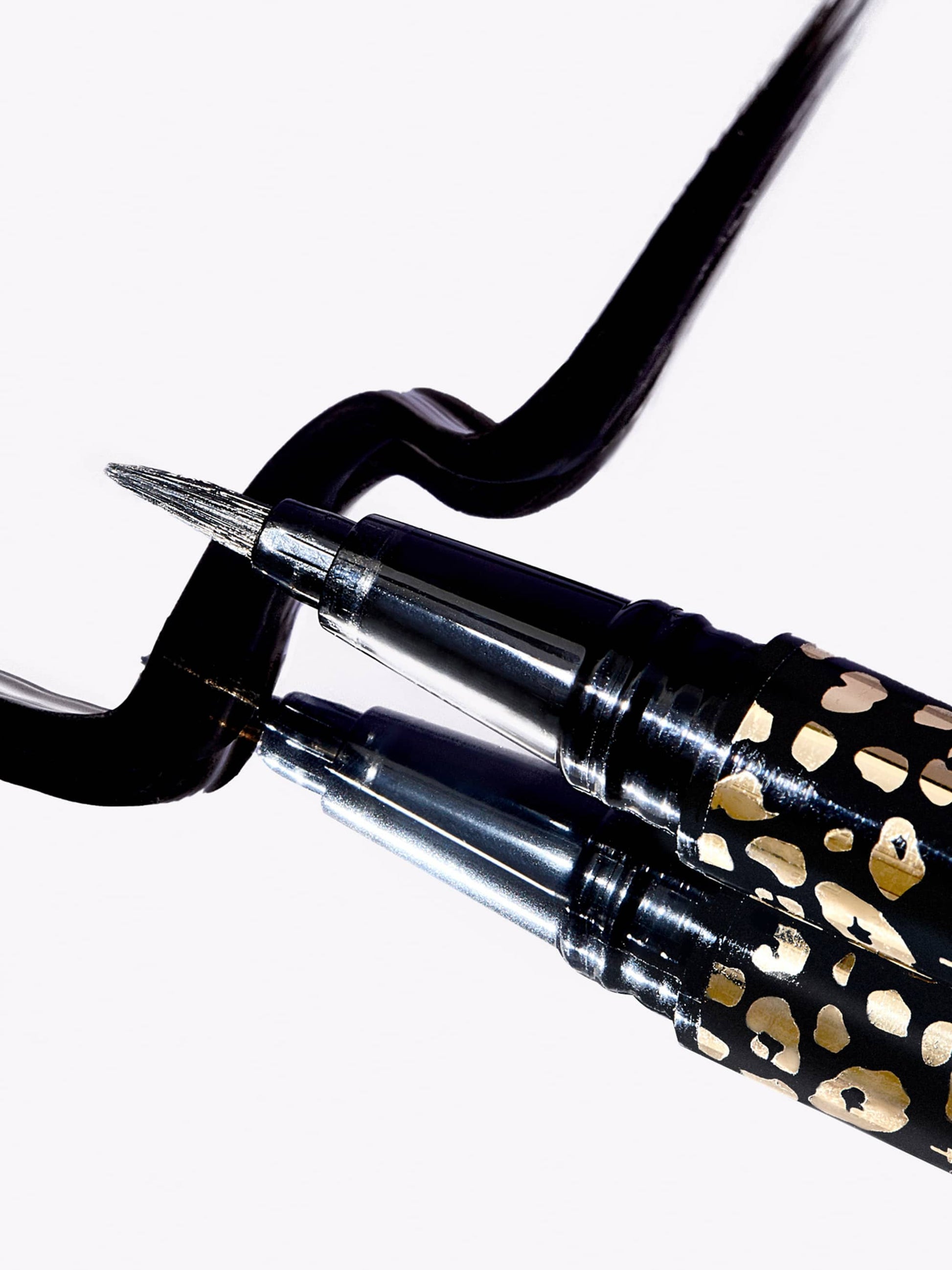 maneater™ liquid eyeliner